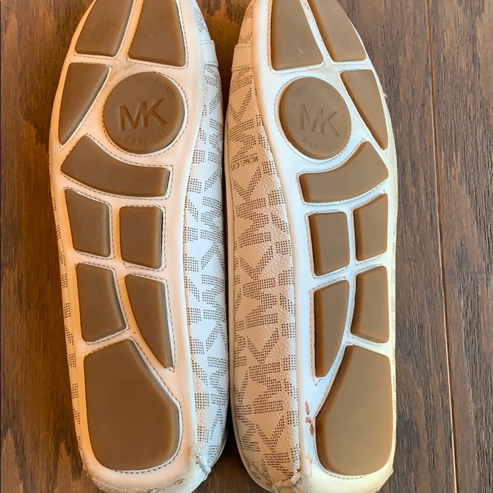 ⭐️MK Michael Kors Flats⭐️ - Picture 6 of 7